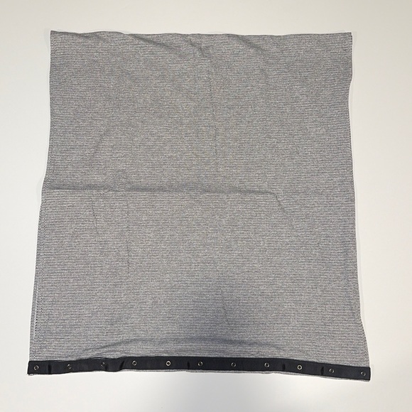 LuluLemon Infinity Scarf - Picture 2 of 4